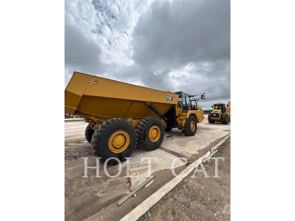 CAT 730 Kĺbové nákladné autá