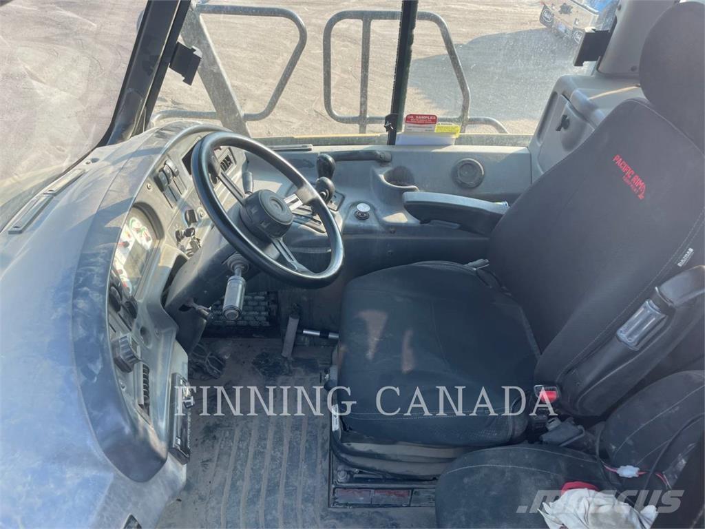 CAT 730 Kĺbové nákladné autá