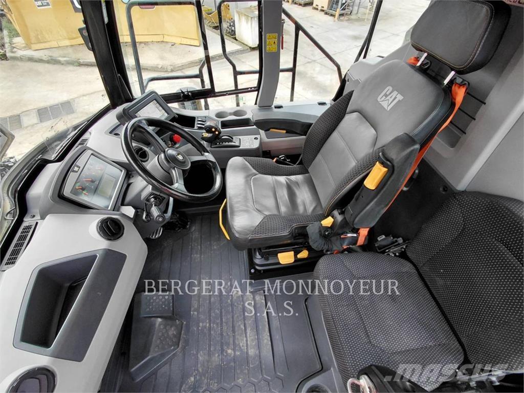 CAT 730 Kĺbové nákladné autá