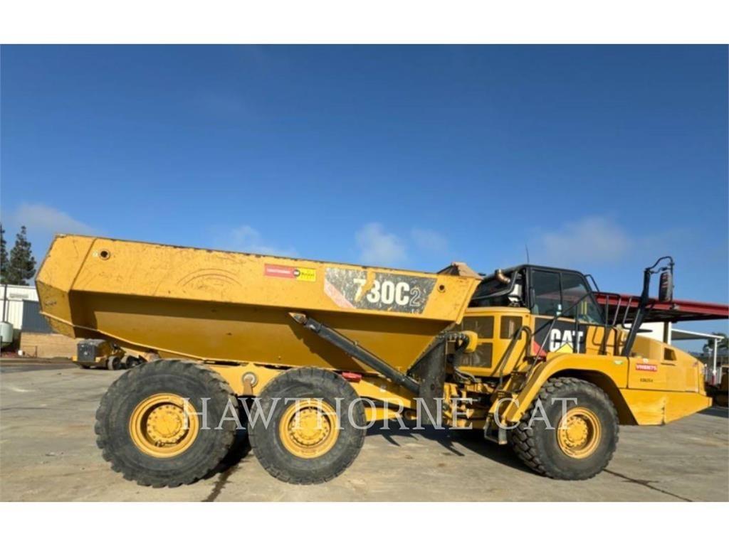 CAT 730C2 Kĺbové nákladné autá