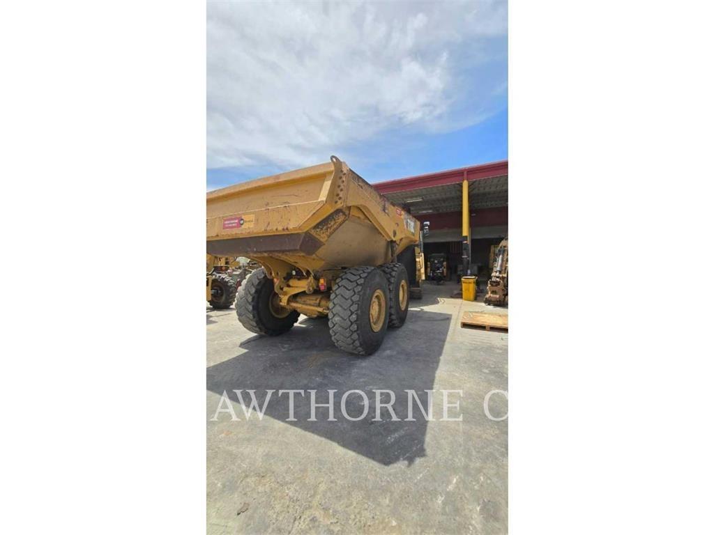 CAT 730C2 Kĺbové nákladné autá