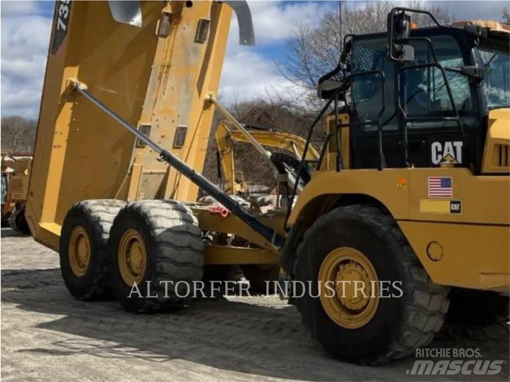 CAT 735 Kĺbové nákladné autá