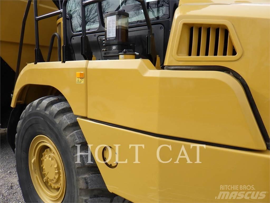 CAT 735 Kĺbové nákladné autá
