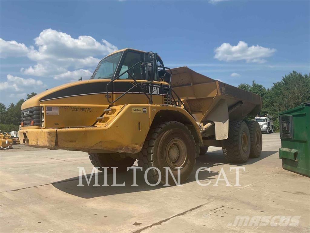 CAT 735 Kĺbové nákladné autá