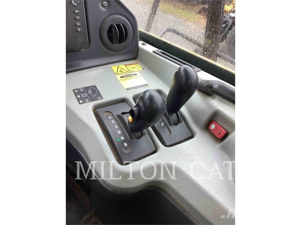 CAT 735C Kĺbové nákladné autá