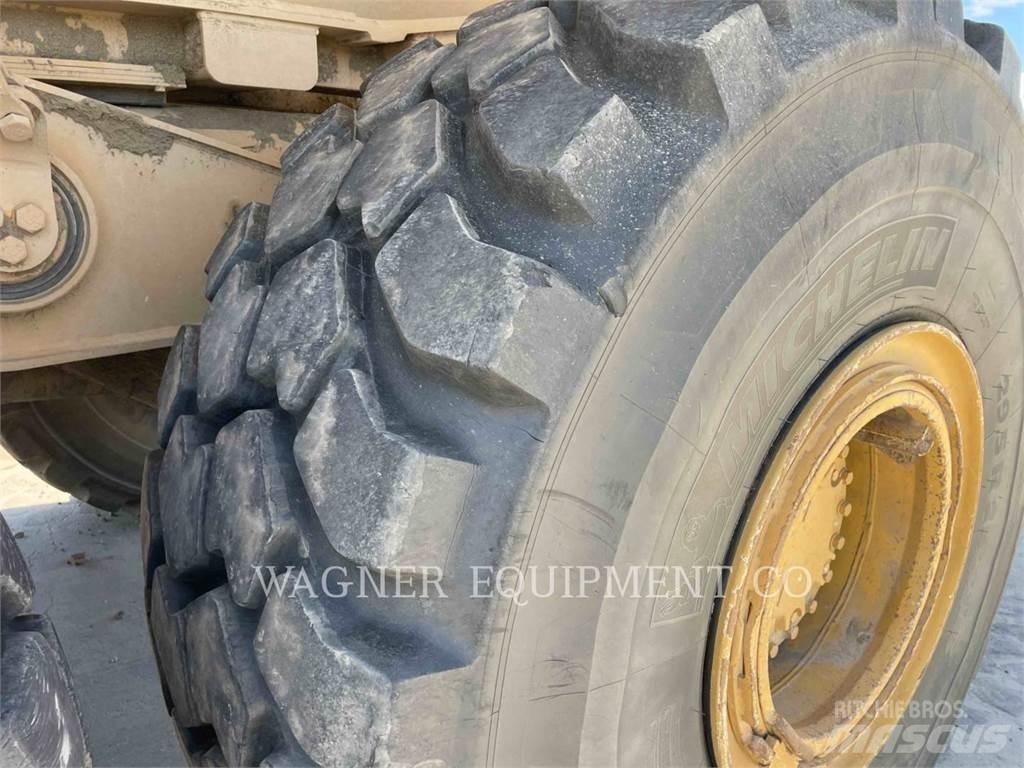 CAT 740 Kĺbové nákladné autá