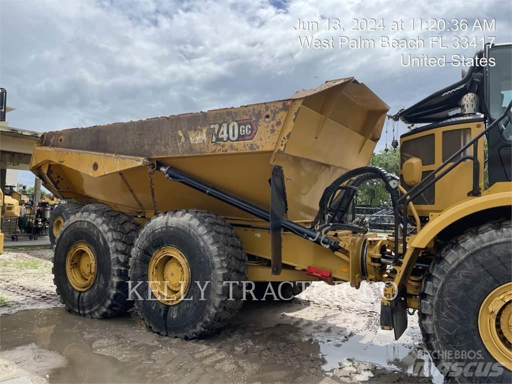 CAT 740 Kĺbové nákladné autá