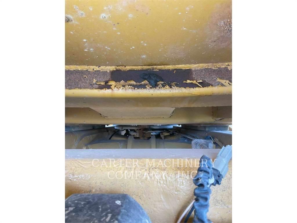CAT 740 Kĺbové nákladné autá