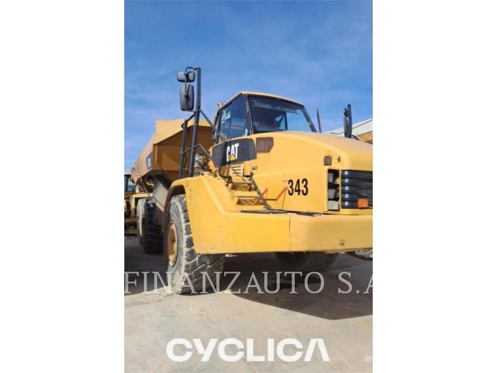 CAT 740 Kĺbové nákladné autá
