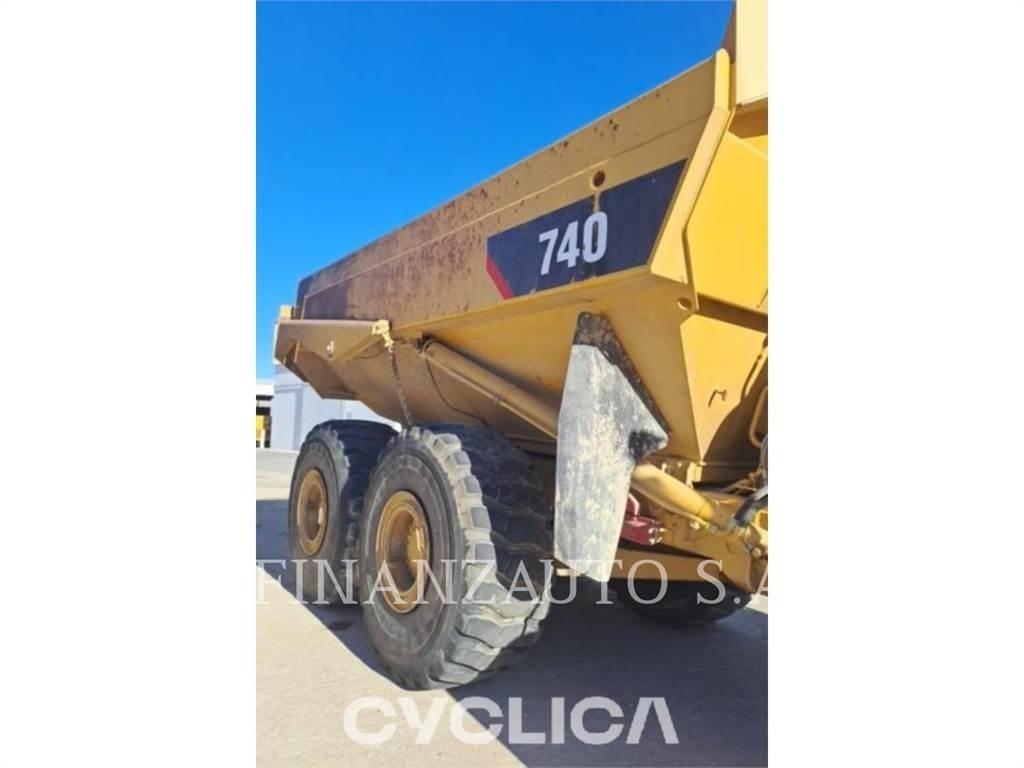 CAT 740 Kĺbové nákladné autá
