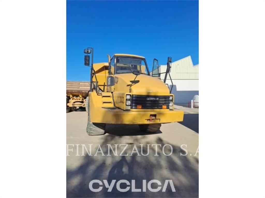 CAT 740 Kĺbové nákladné autá