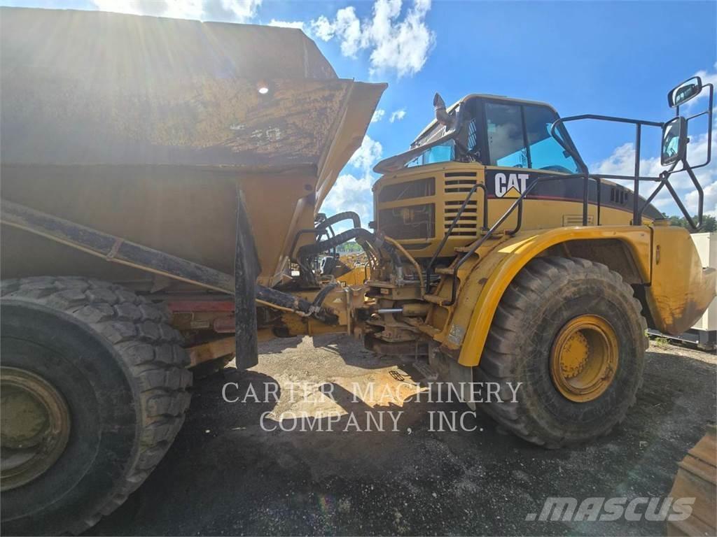 CAT 740 Kĺbové nákladné autá