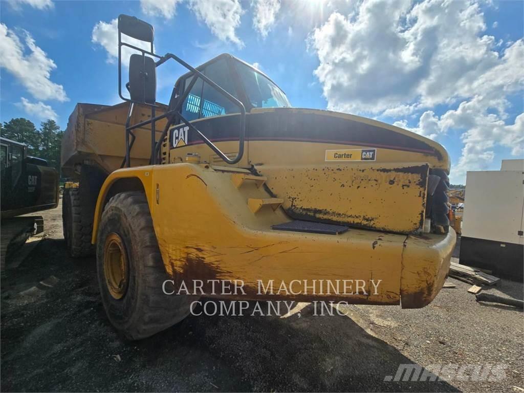 CAT 740 Kĺbové nákladné autá