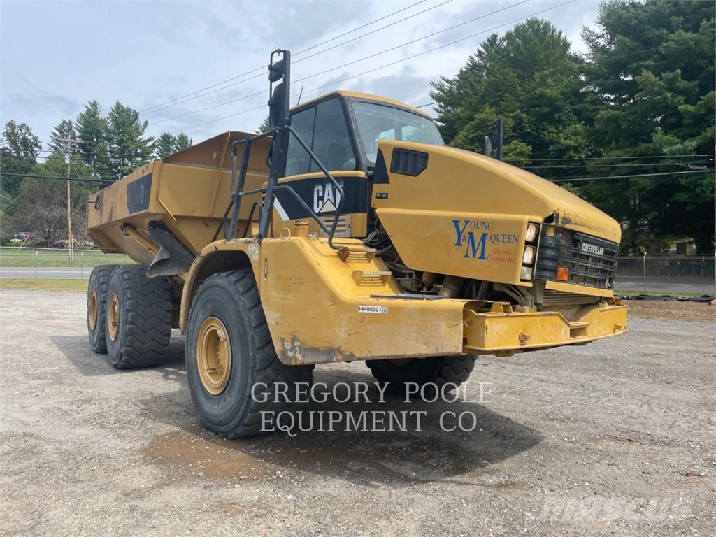 CAT 740 Kĺbové nákladné autá