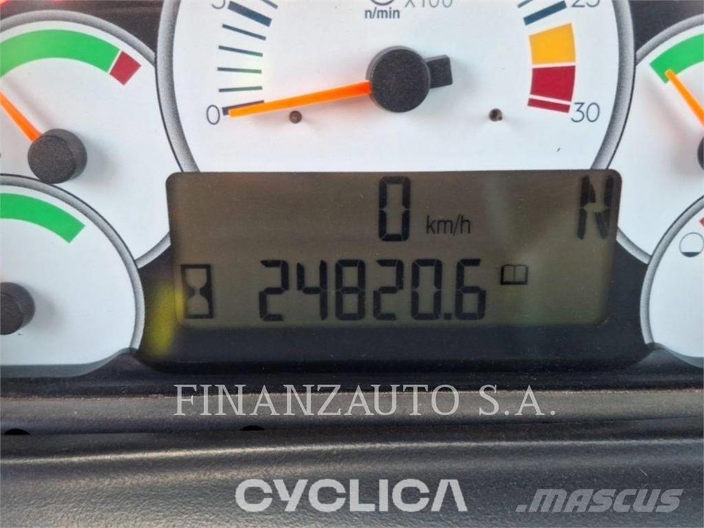 CAT 740 Kĺbové nákladné autá