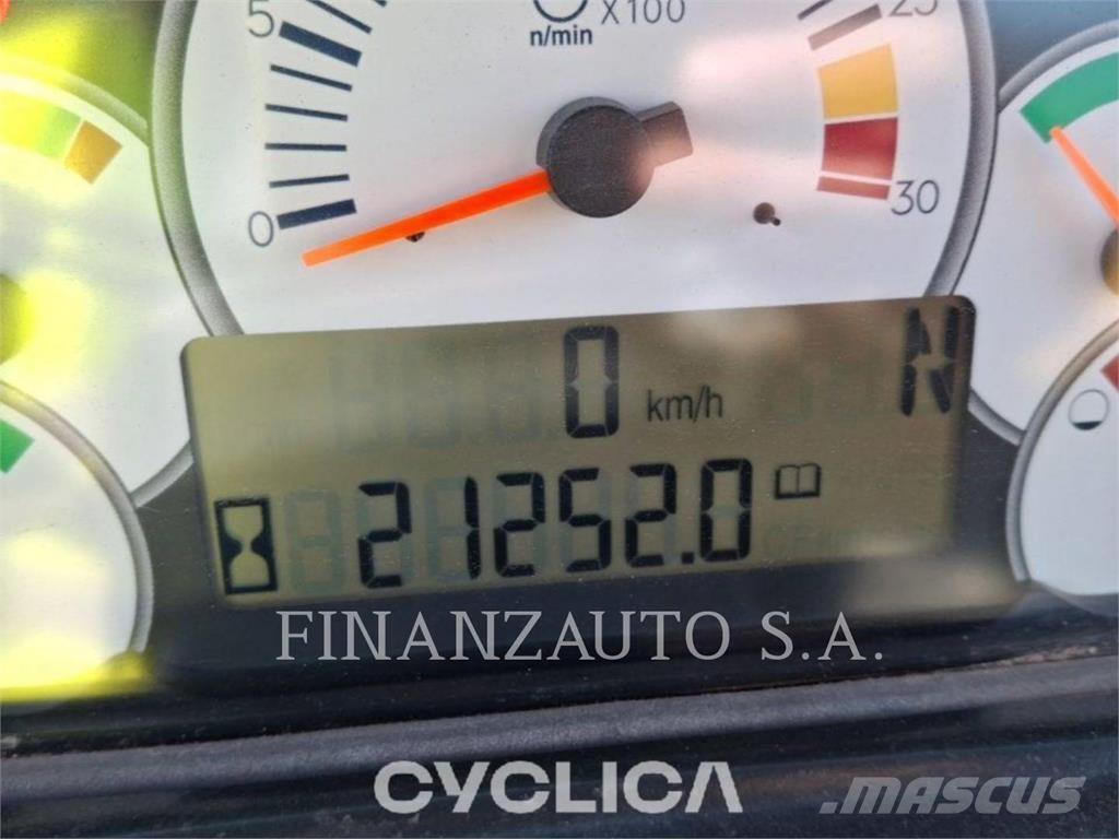 CAT 740 Kĺbové nákladné autá