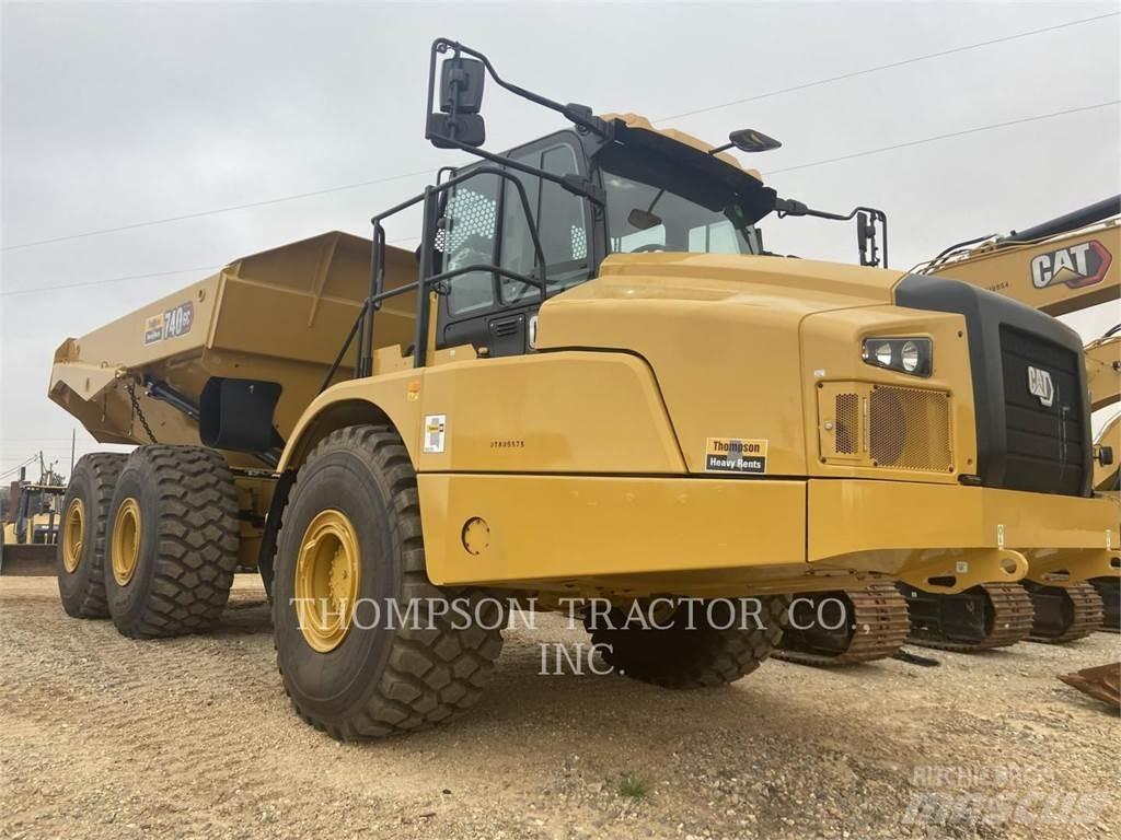 CAT 740 GC Kĺbové nákladné autá