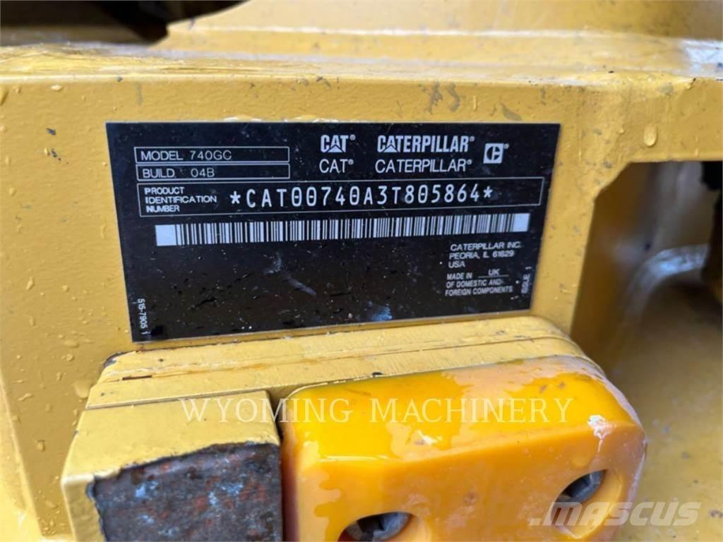 CAT 740 GC Kĺbové nákladné autá