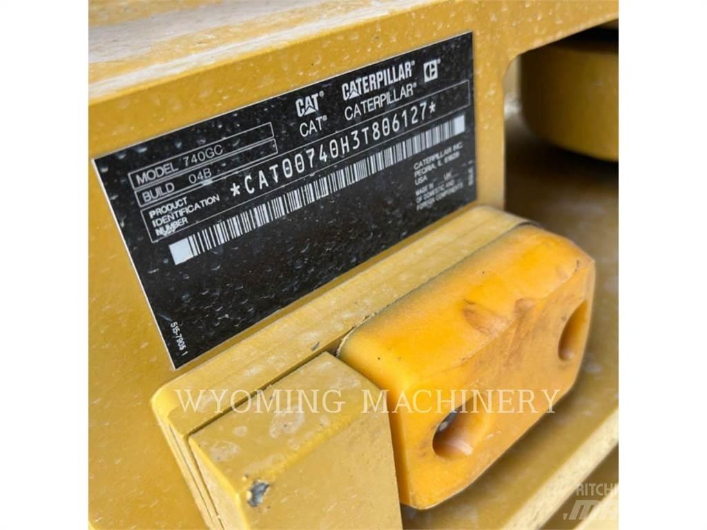CAT 740 GC Kĺbové nákladné autá