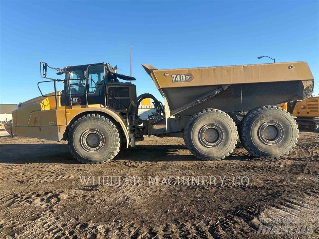 CAT 740 GC Kĺbové nákladné autá