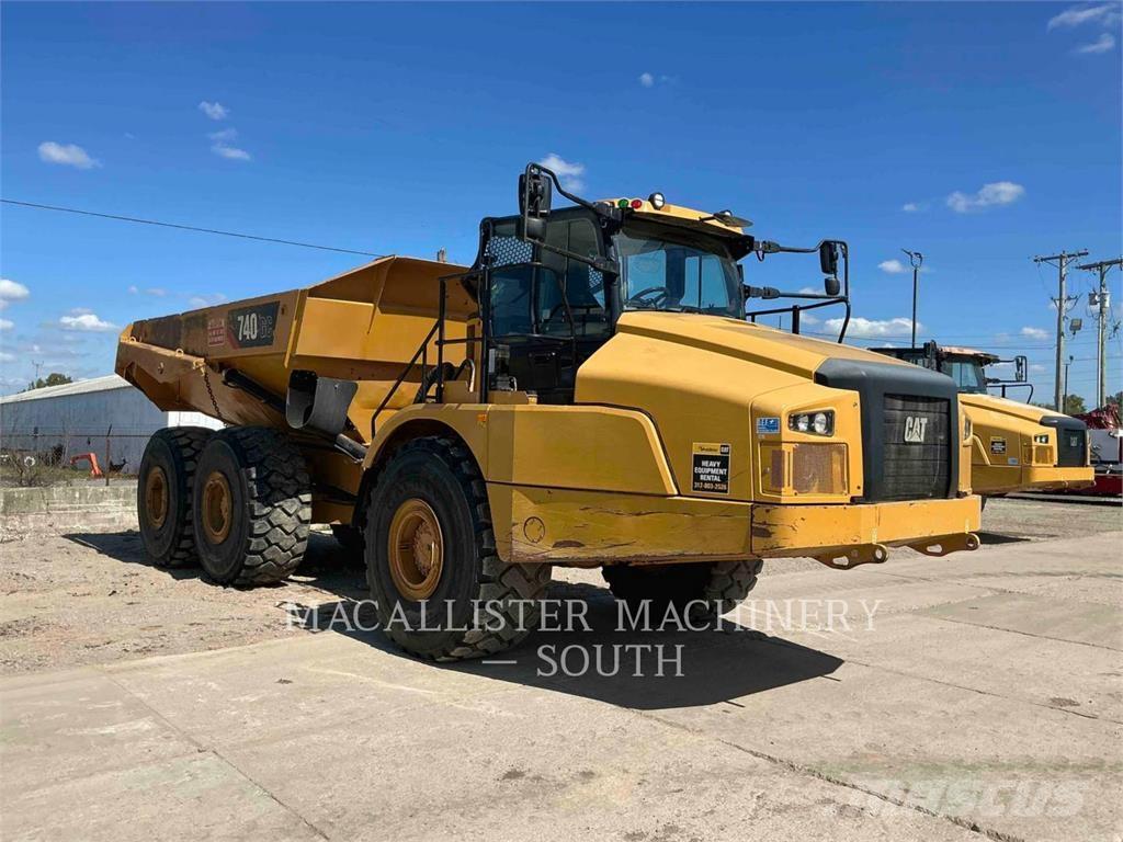 CAT 740 GC Kĺbové nákladné autá