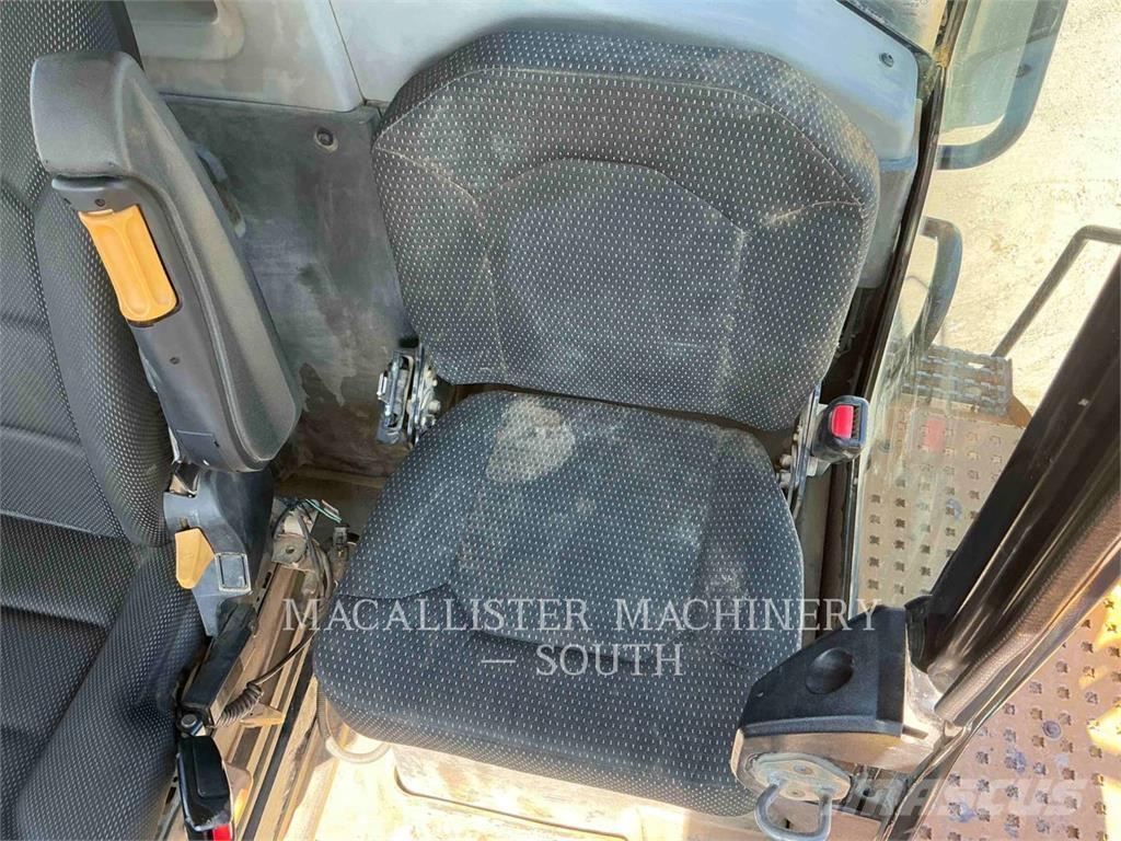 CAT 740 GC Kĺbové nákladné autá