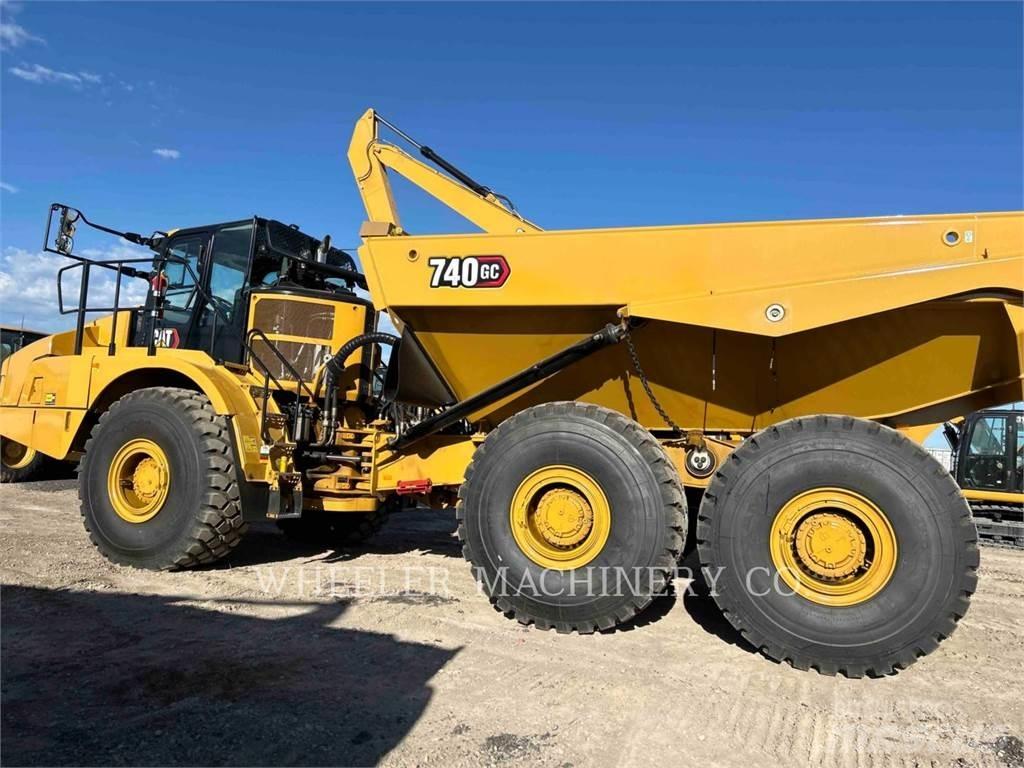 CAT 740 GC TG Kĺbové nákladné autá