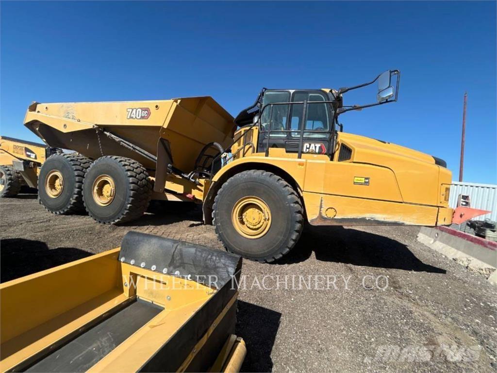 CAT 740 GC TG Kĺbové nákladné autá