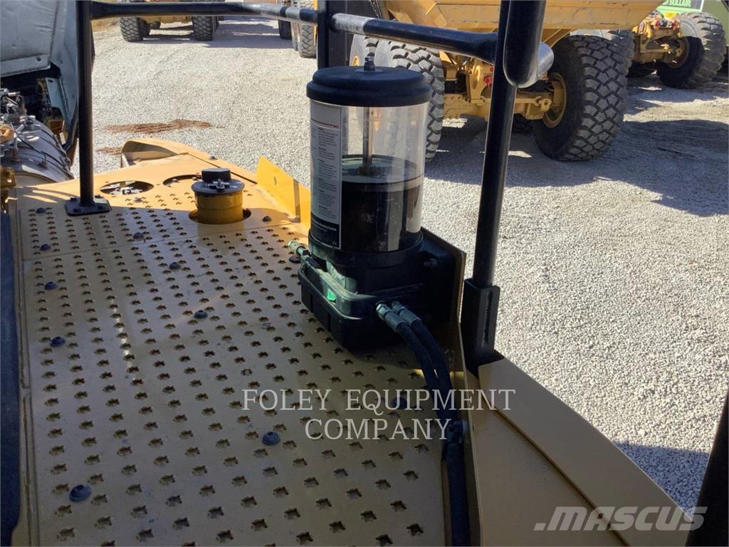 CAT 74004GC Kĺbové nákladné autá