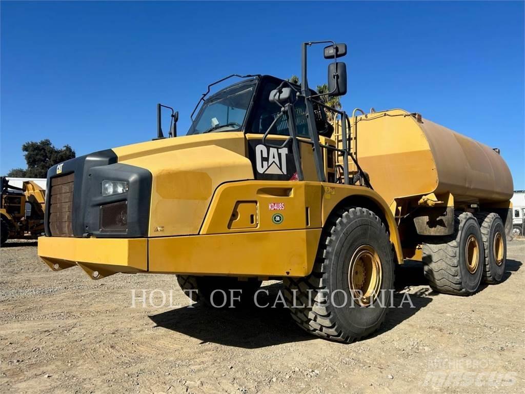 CAT 740B Cisternové nákladné vozidlá