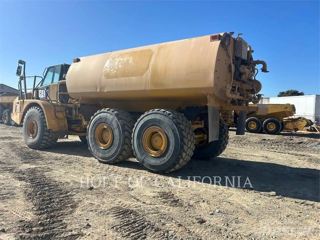 CAT 740B Cisternové nákladné vozidlá