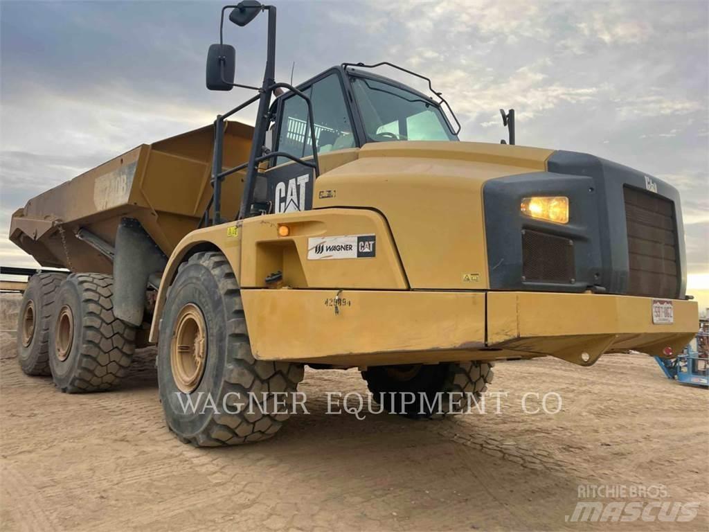 CAT 740B Kĺbové nákladné autá