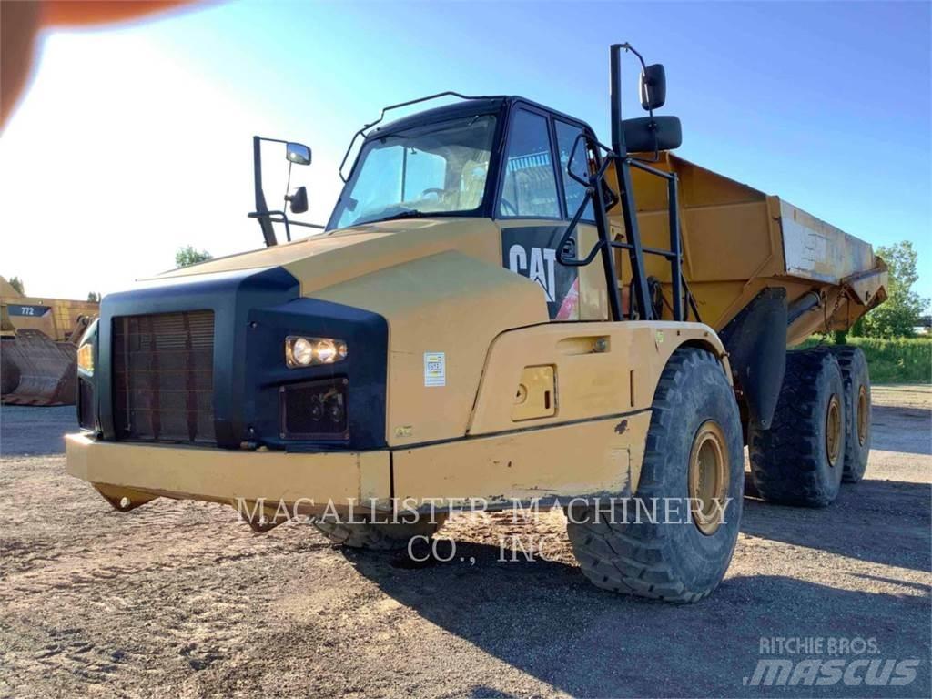CAT 740B Kĺbové nákladné autá