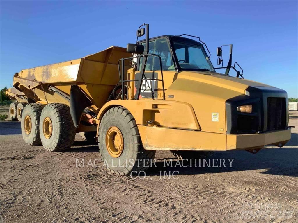 CAT 740B Kĺbové nákladné autá