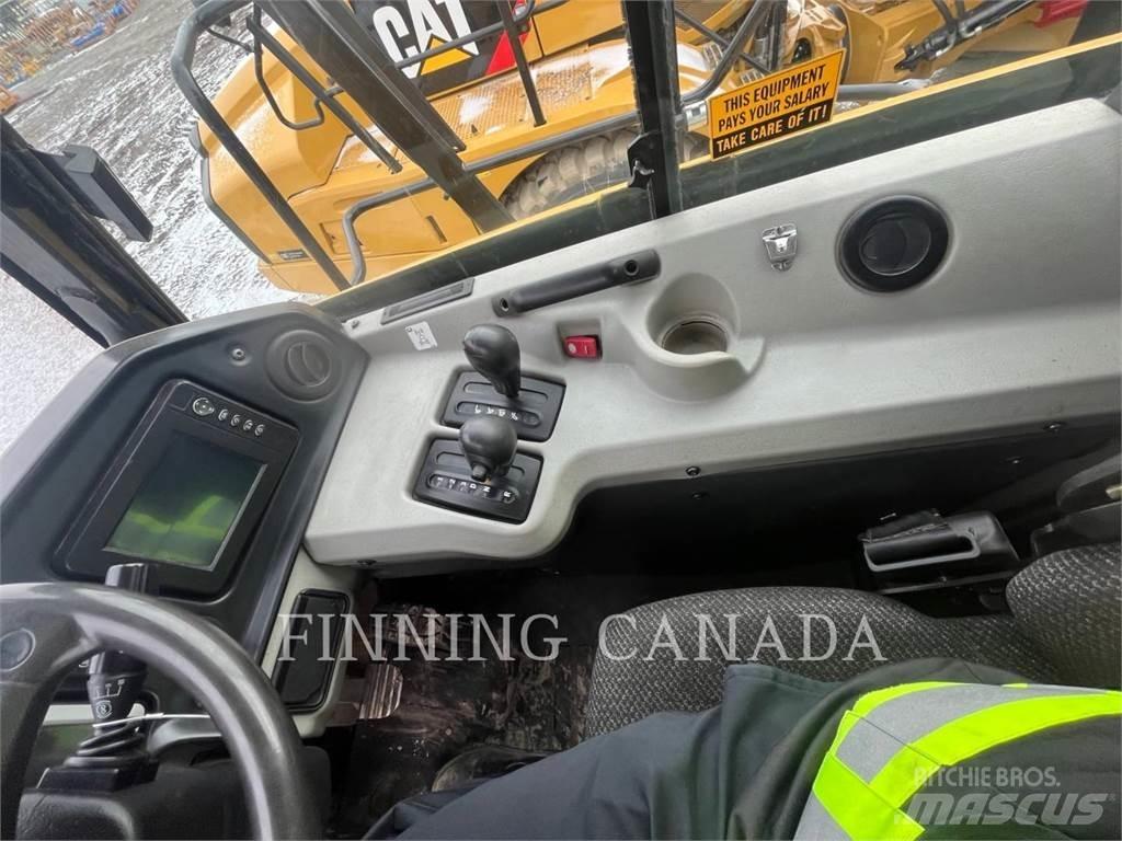 CAT 740B Kĺbové nákladné autá