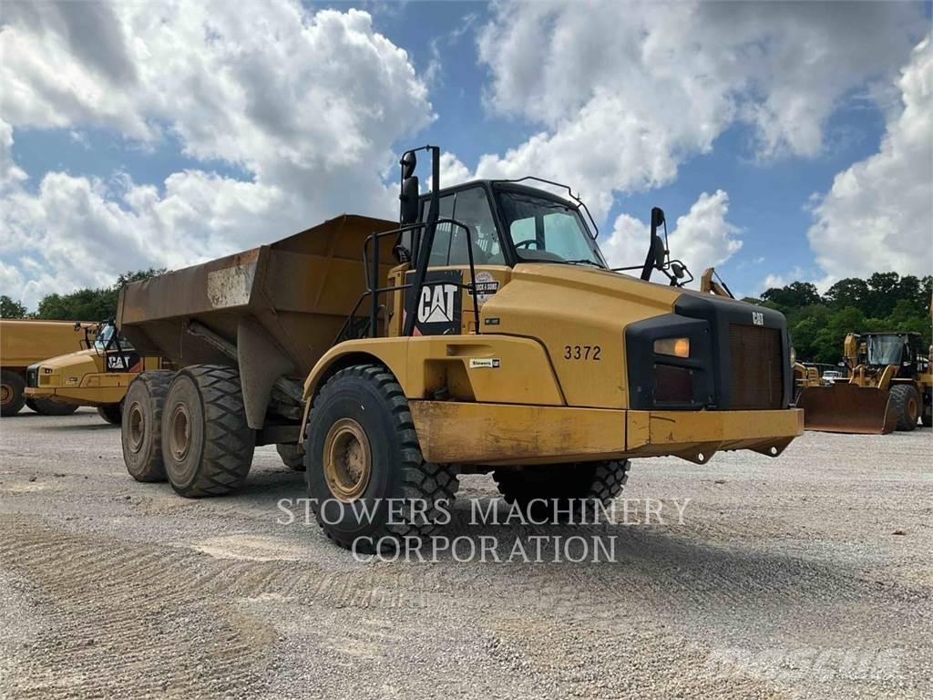 CAT 740B Kĺbové nákladné autá