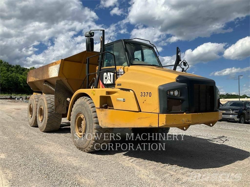 CAT 740B Kĺbové nákladné autá