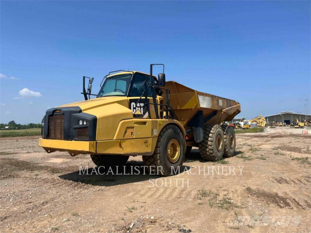 CAT 740B Kĺbové nákladné autá