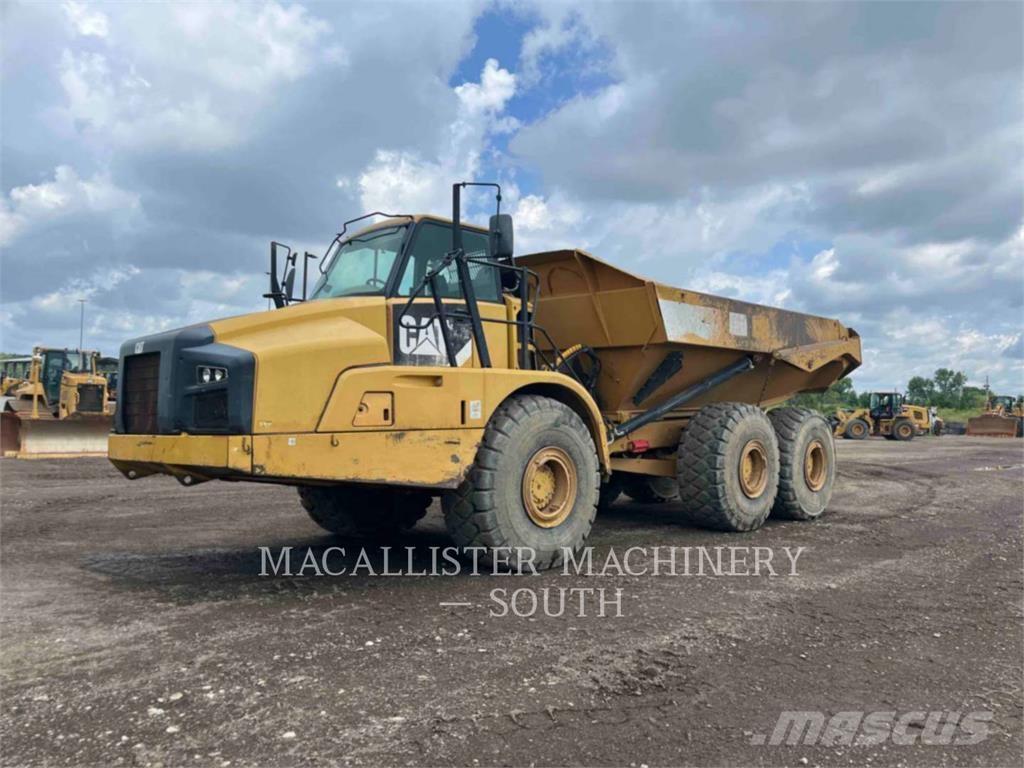 CAT 740B Kĺbové nákladné autá