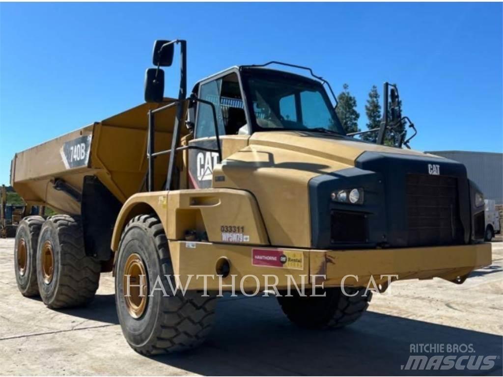 CAT 740B Kĺbové nákladné autá