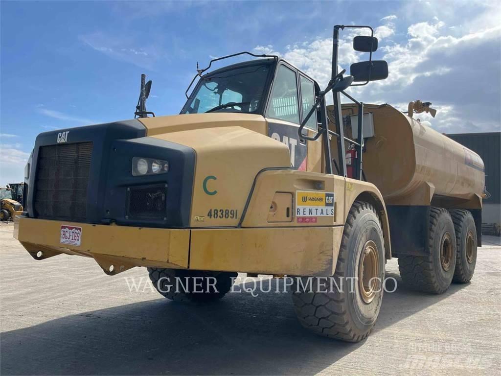 CAT 740B WT Cisterny na vodu