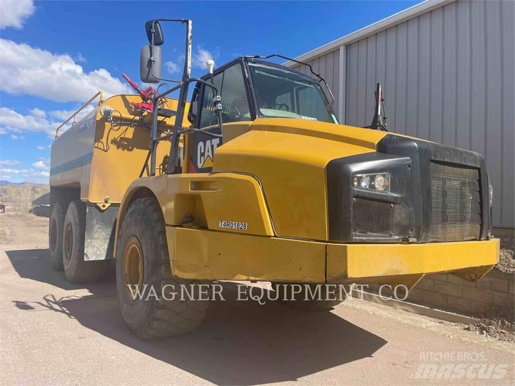 CAT 740B WT Cisterny na vodu