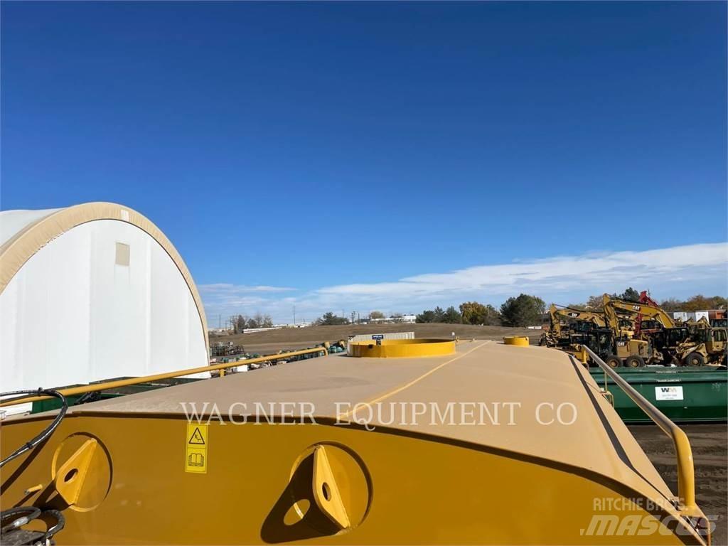 CAT 740B WT RB Cisterny na vodu