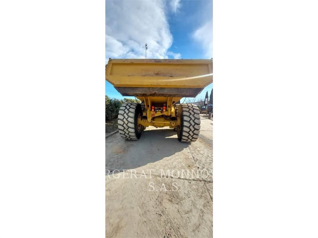 CAT 740GC Kĺbové nákladné autá