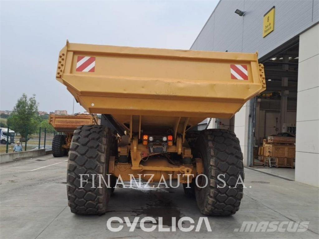CAT 740GC Kĺbové nákladné autá