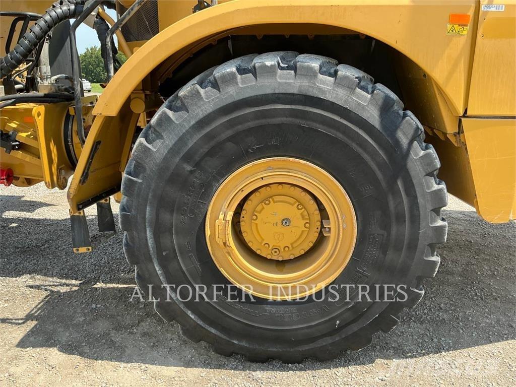 CAT 745 Kĺbové nákladné autá