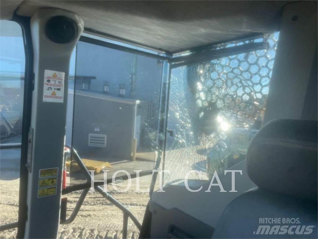 CAT 745 Kĺbové nákladné autá