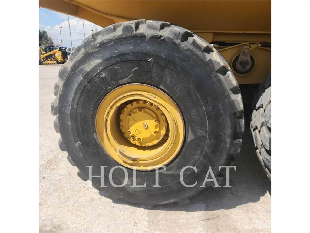 CAT 745 Kĺbové nákladné autá