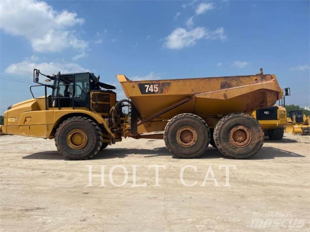 CAT 745 Kĺbové nákladné autá