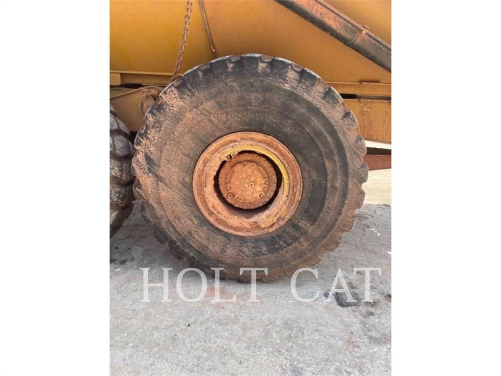 CAT 745 Kĺbové nákladné autá
